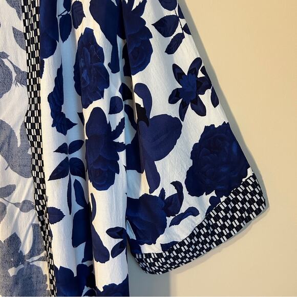 ✨ CAbi White/Navy Blue Floral 3/4-Sleeve Flowy Open Kimono Blouse Size XS/Small - Picture 3 of 11